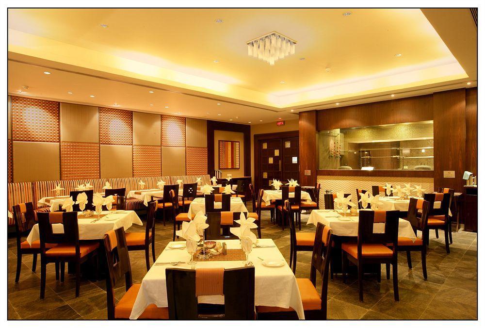 Sun-N-Sand Pune Exterior foto