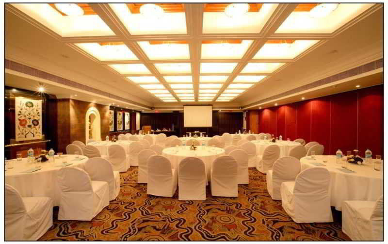 Sun-N-Sand Pune Exterior foto