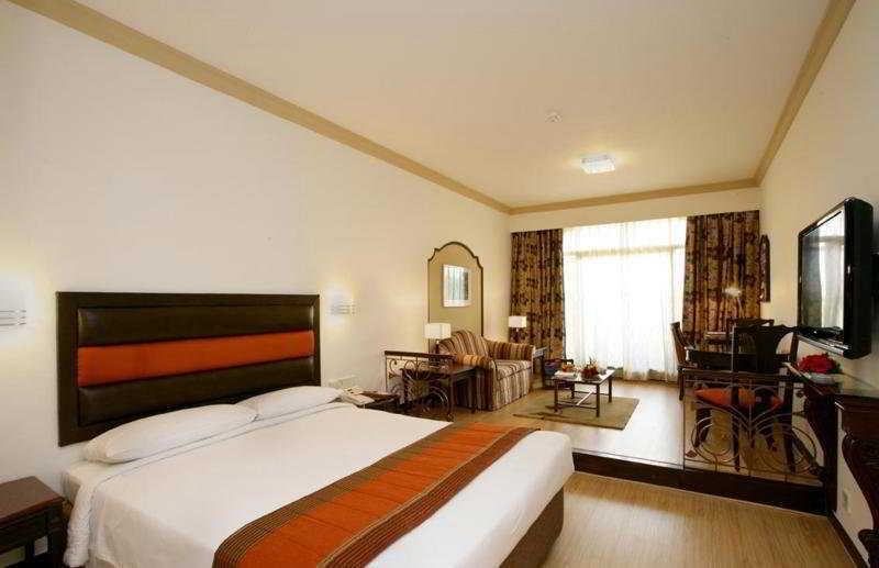 Sun-N-Sand Pune Exterior foto