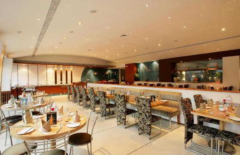 Sun-N-Sand Pune Exterior foto