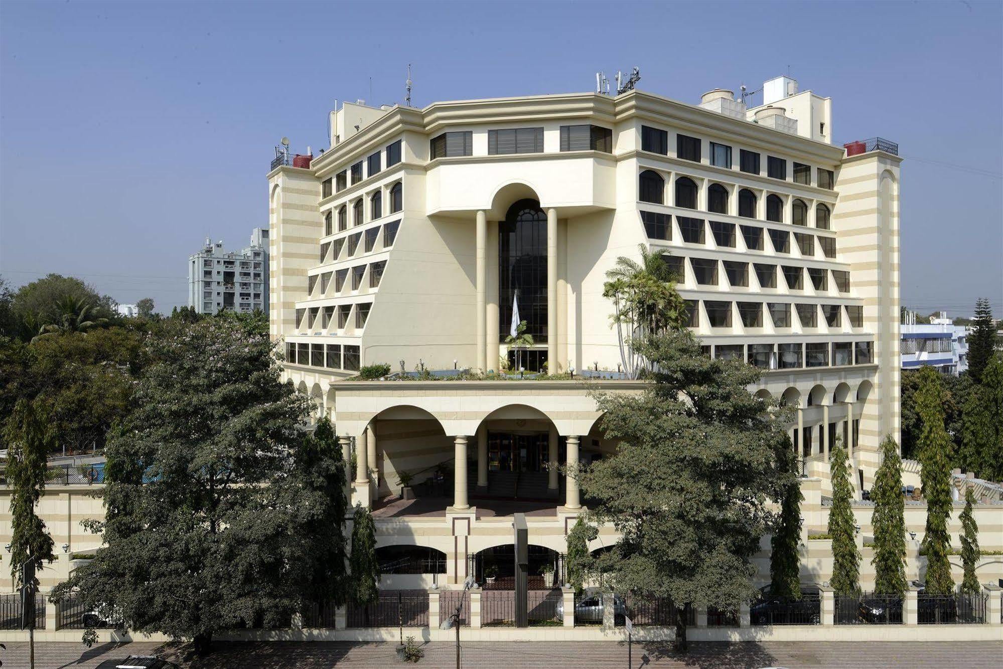 Sun-N-Sand Pune Exterior foto