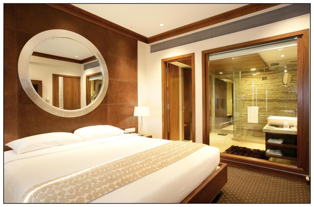 Sun-N-Sand Pune Exterior foto