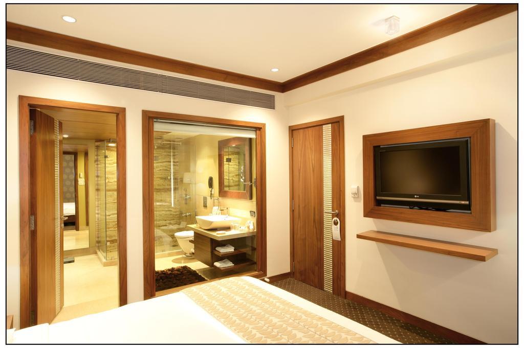 Sun-N-Sand Pune Exterior foto