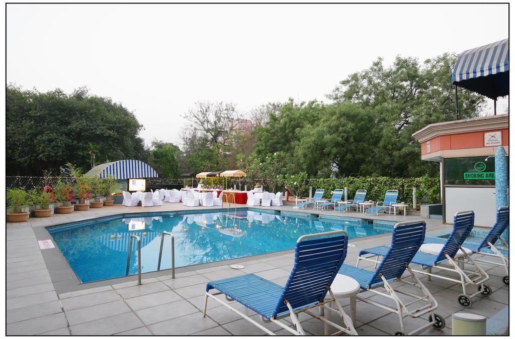 Sun-N-Sand Pune Exterior foto