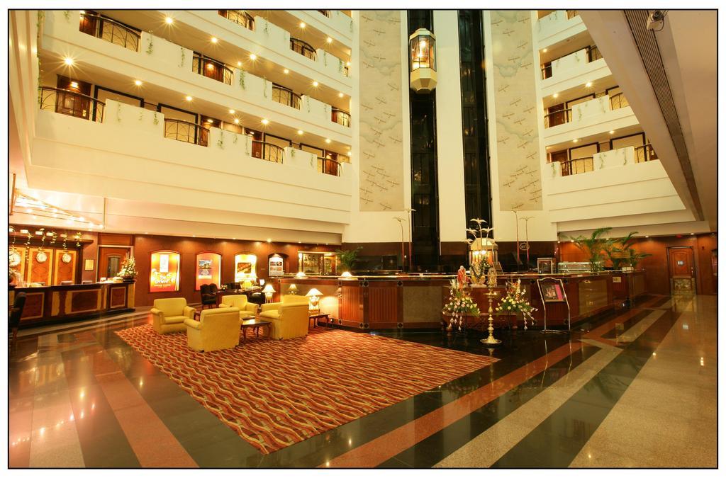 Sun-N-Sand Pune Exterior foto