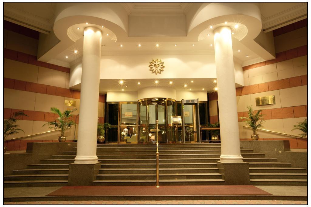 Sun-N-Sand Pune Exterior foto