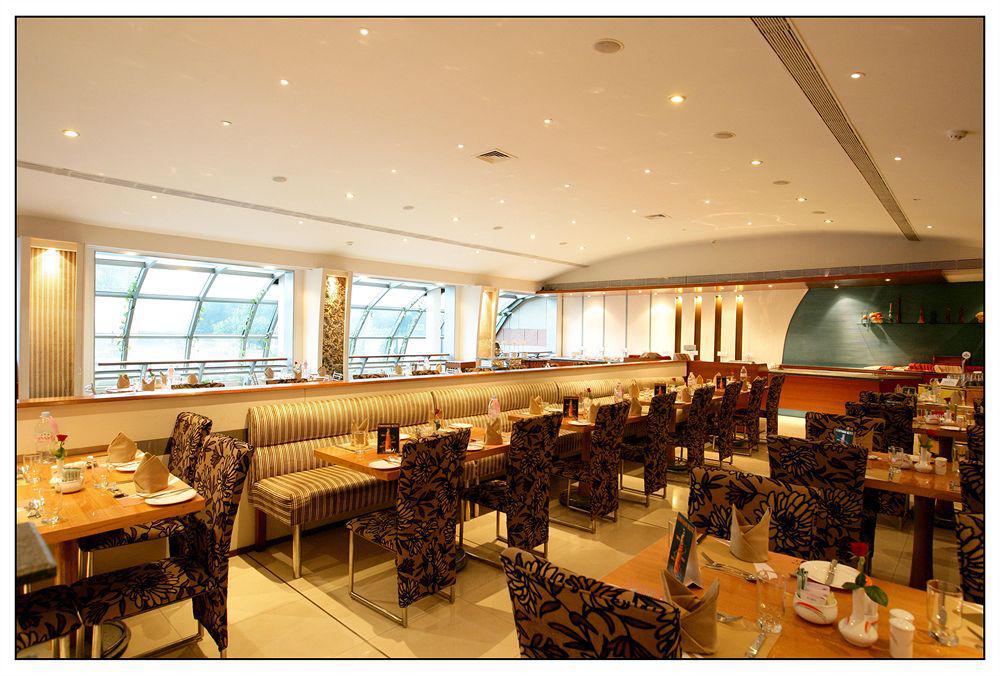 Sun-N-Sand Pune Exterior foto
